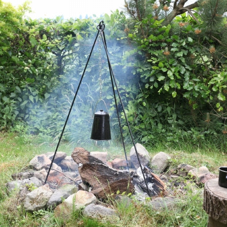 Driepoot met ketting tbv kampvuurpot - Het Brabants Jachthuis